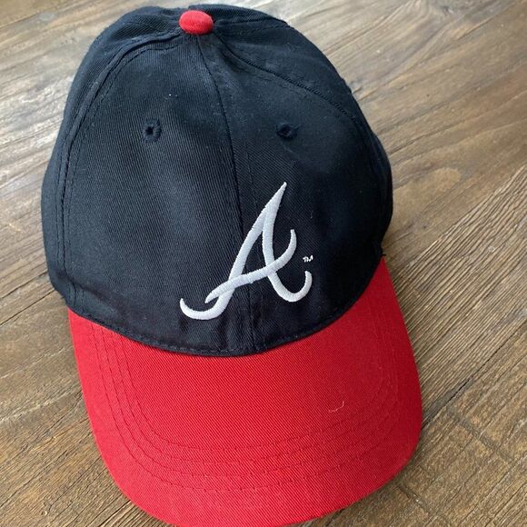 Atlanta Braves Dan Uggla #26 Autographed Baseball Cap Hat One Size OS MLB - Picture 1 of 5